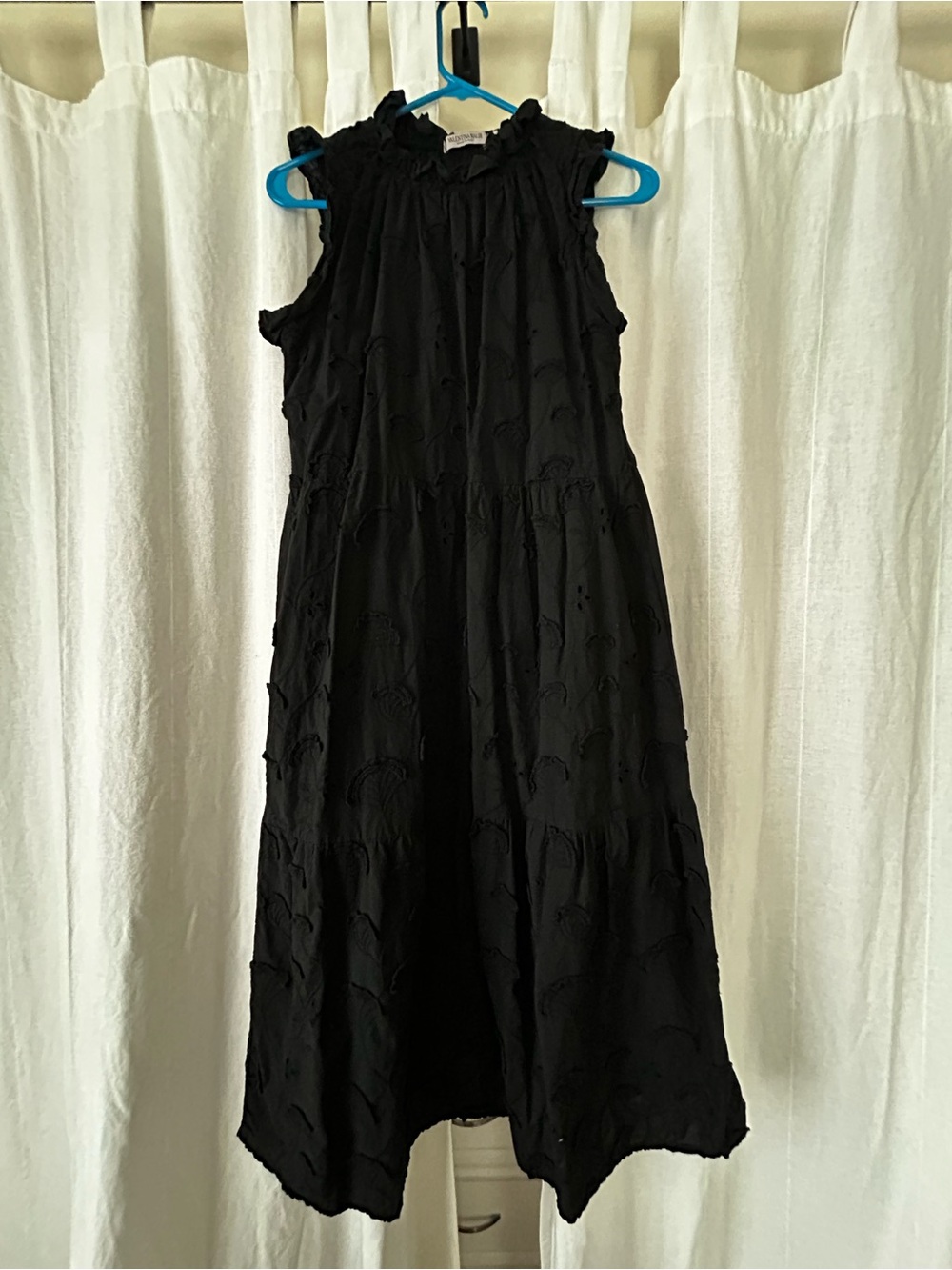 Sleeveless Black Midi Dress with Ruffled Neckline